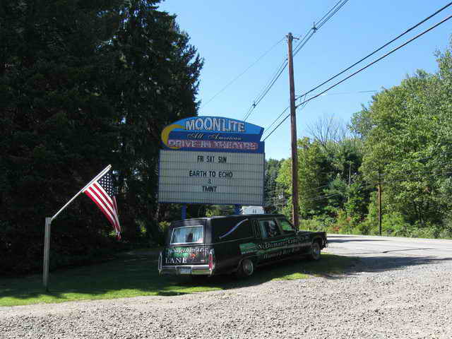 Moonlite Drive-In - 2014 Photo